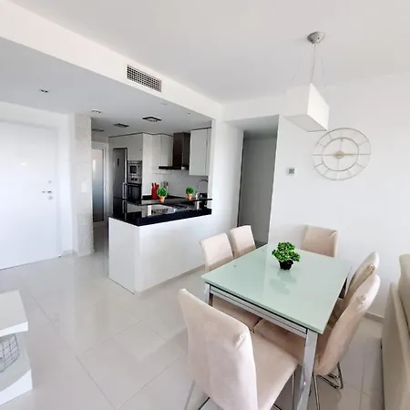Bright Sea Senses With Sea Views Apartment